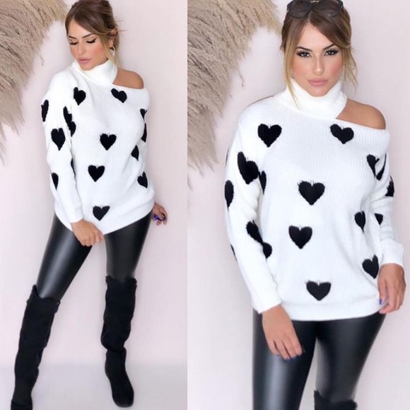 Cutout long sleeve hearts sweater (Perfect for Valentines) - Picture 1 of 2